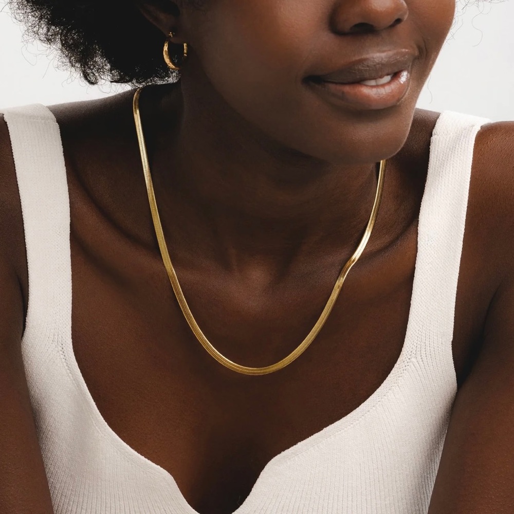 D. Louise Essentials (Herringbone) Necklace 45cm long, 4mm wide PVD Gold